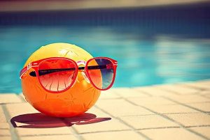 Lire la suite à propos de l’article Comment préparer ma piscine avant un départ en vacances?