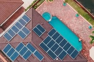 Lire la suite à propos de l’article Comment chauffer votre piscine avec des panneaux solaires ?